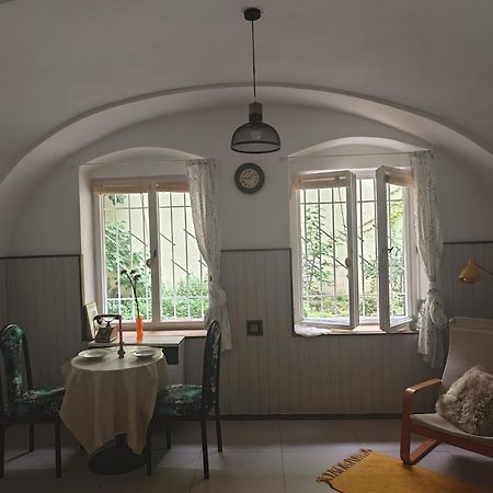 Vintage Room With Garden View Bratislava Eksteriør bilde