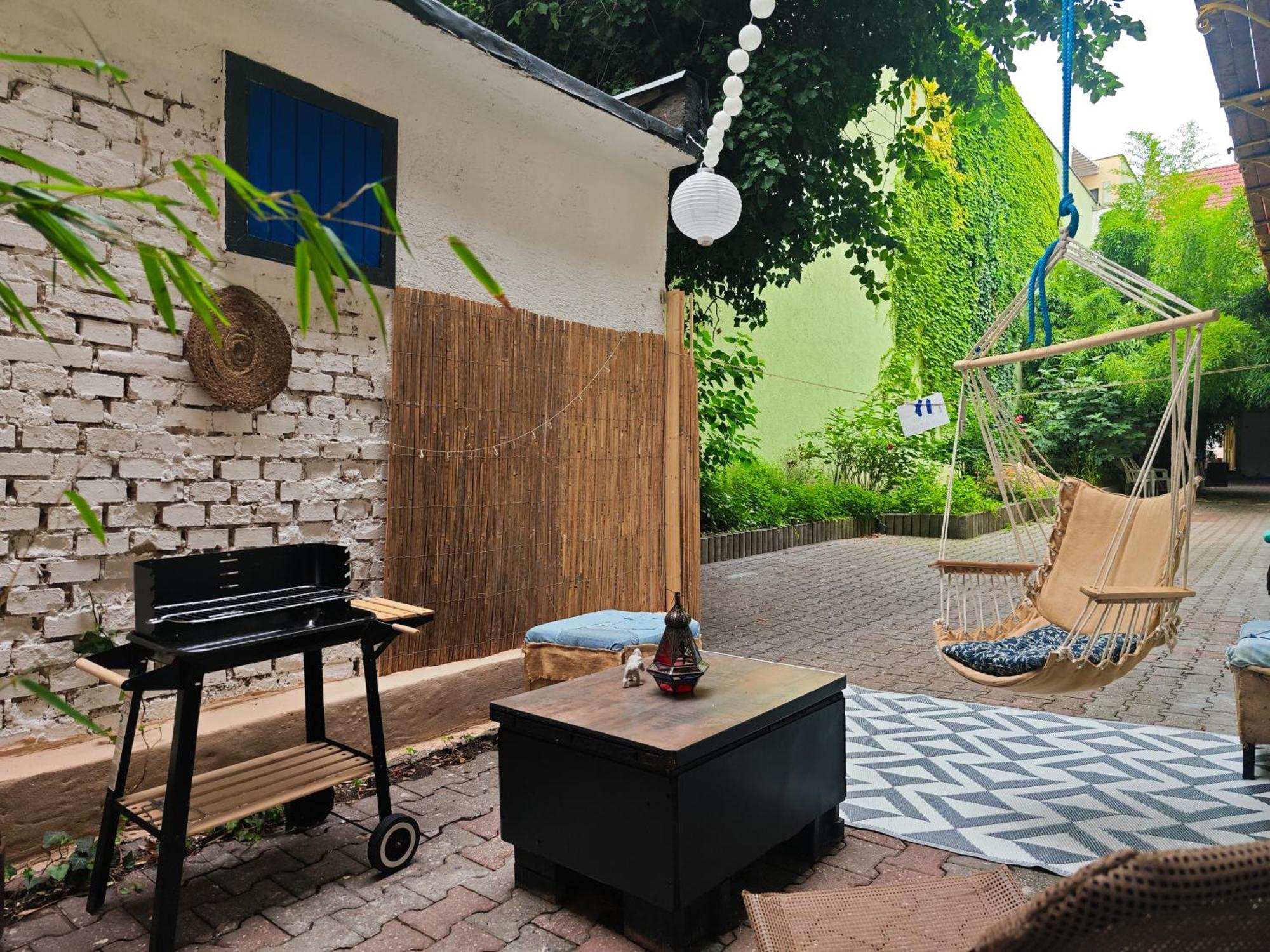 Vintage Room With Garden View Bratislava Eksteriør bilde