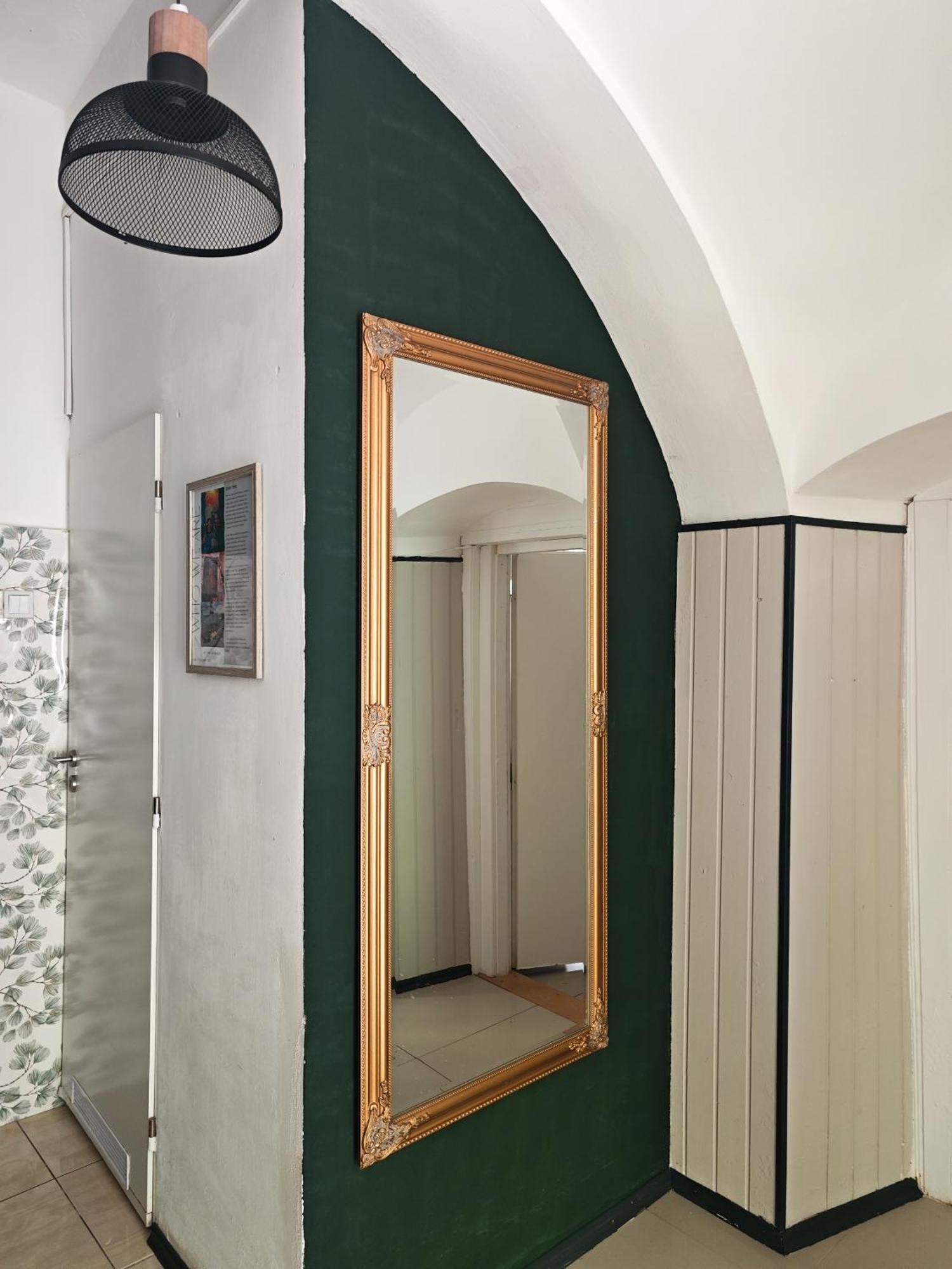 Vintage Room With Garden View Bratislava Eksteriør bilde